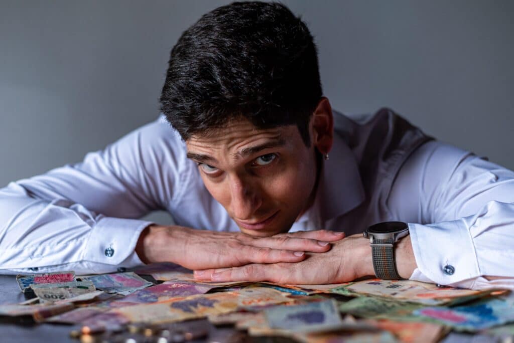 Abogado de Visa de Estudiantes recomienda tener medios económicos probados